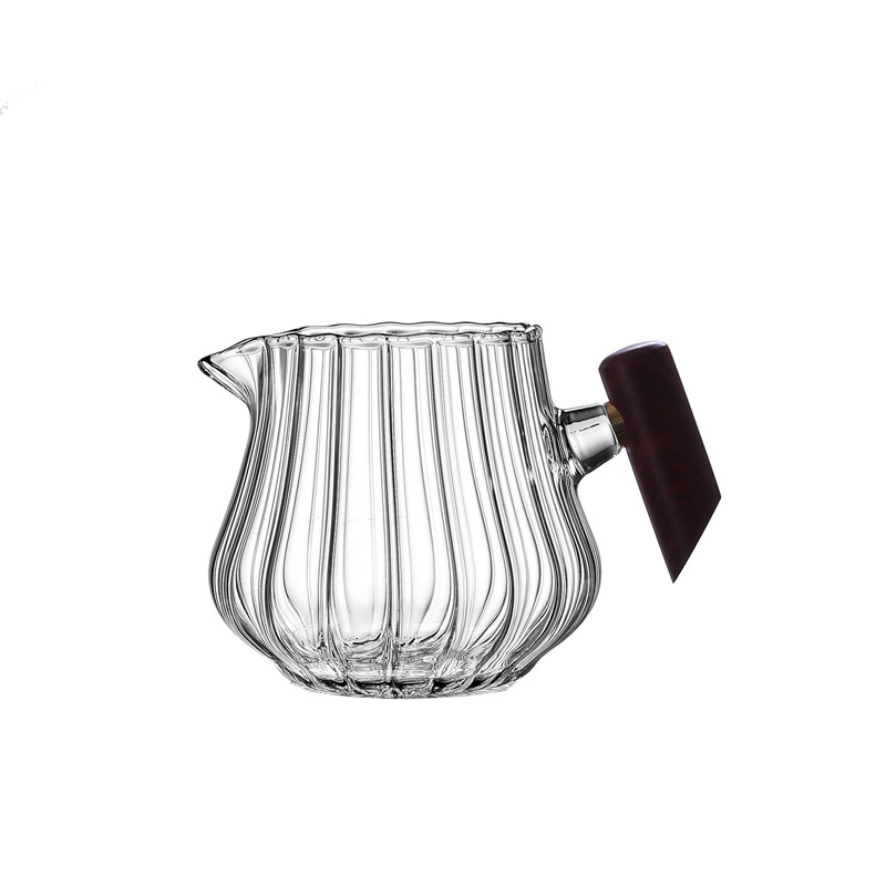 Tarpvalstybinė medinė rankena, dryžuotas aukšto borosilikatinio stiklo mugės puodelis, įvairių stilių skaidraus stiklo arbatos skirtukas, gėlių arbatos uniformos puodelis