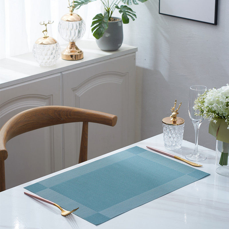 Pārrobežu noliktavā pieejams Teslin Western galda paliktnis, PVC izolēts galda paliktnis, taisnstūrveida, vienkāršs, mājsaimniecības vienreizlietojamais šķīvju paliktnis