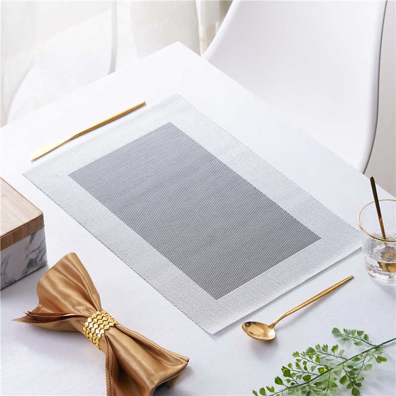 Pārrobežu noliktavā pieejams Teslin Western galda paliktnis, PVC izolēts galda paliktnis, taisnstūrveida, vienkāršs, mājsaimniecības vienreizlietojamais šķīvju paliktnis