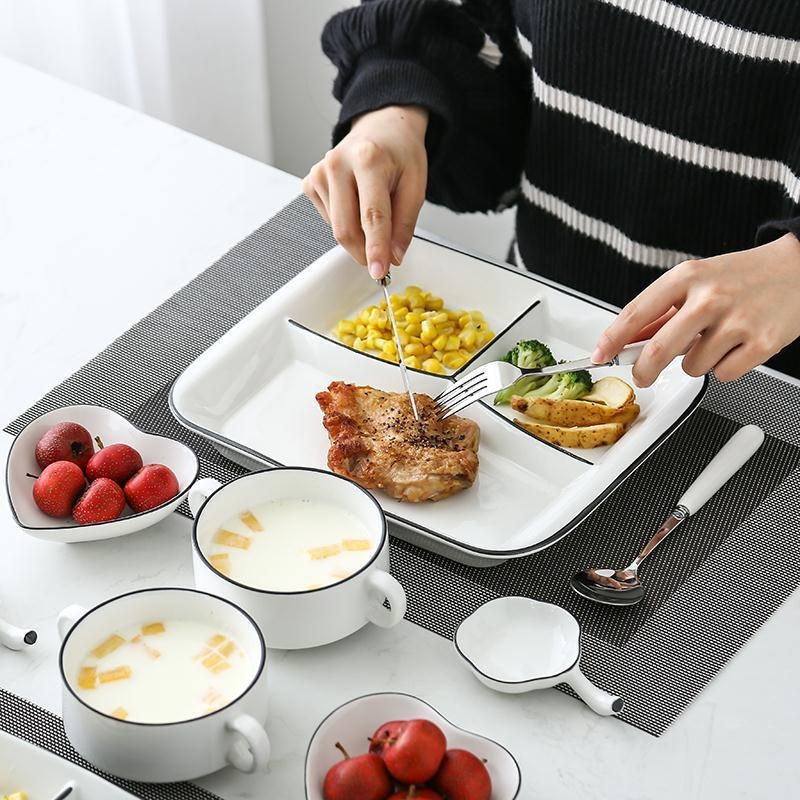 Pārrobežu noliktavā pieejams Teslin Western galda paliktnis, PVC izolēts galda paliktnis, taisnstūrveida, vienkāršs, mājsaimniecības vienreizlietojamais šķīvju paliktnis