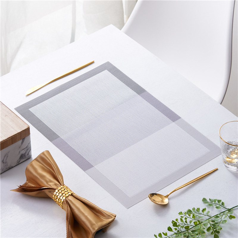 Pārrobežu noliktavā pieejams Teslin Western galda paliktnis, PVC izolēts galda paliktnis, taisnstūrveida, vienkāršs, mājsaimniecības vienreizlietojamais šķīvju paliktnis