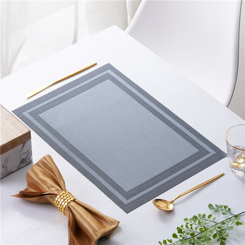 Pārrobežu noliktavā pieejams Teslin Western galda paliktnis, PVC izolēts galda paliktnis, taisnstūrveida, vienkāršs, mājsaimniecības vienreizlietojamais šķīvju paliktnis