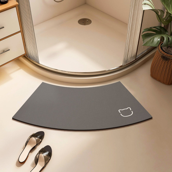 Išlenktas vonios kambario kilimėlis, neslystantis, stipriai sugeriantis kilimas, dušo kambarys, vėduoklės formos, pusapvalis, diatomų purvas, greitai džiūstantis pėdų kilimėlis