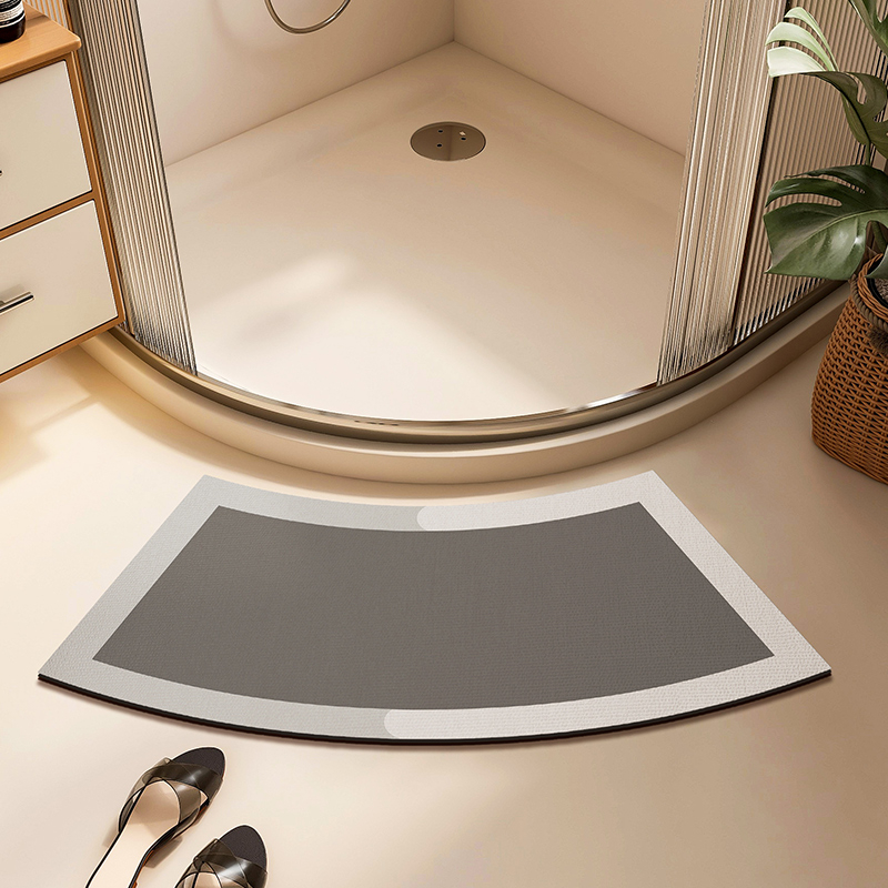 Išlenktas vonios kambario kilimėlis, neslystantis, stipriai sugeriantis kilimas, dušo kambarys, vėduoklės formos, pusapvalis, diatomų purvas, greitai džiūstantis pėdų kilimėlis