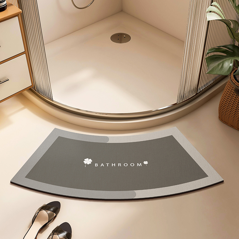 Išlenktas vonios kambario kilimėlis, neslystantis, stipriai sugeriantis kilimas, dušo kambarys, vėduoklės formos, pusapvalis, diatomų purvas, greitai džiūstantis pėdų kilimėlis