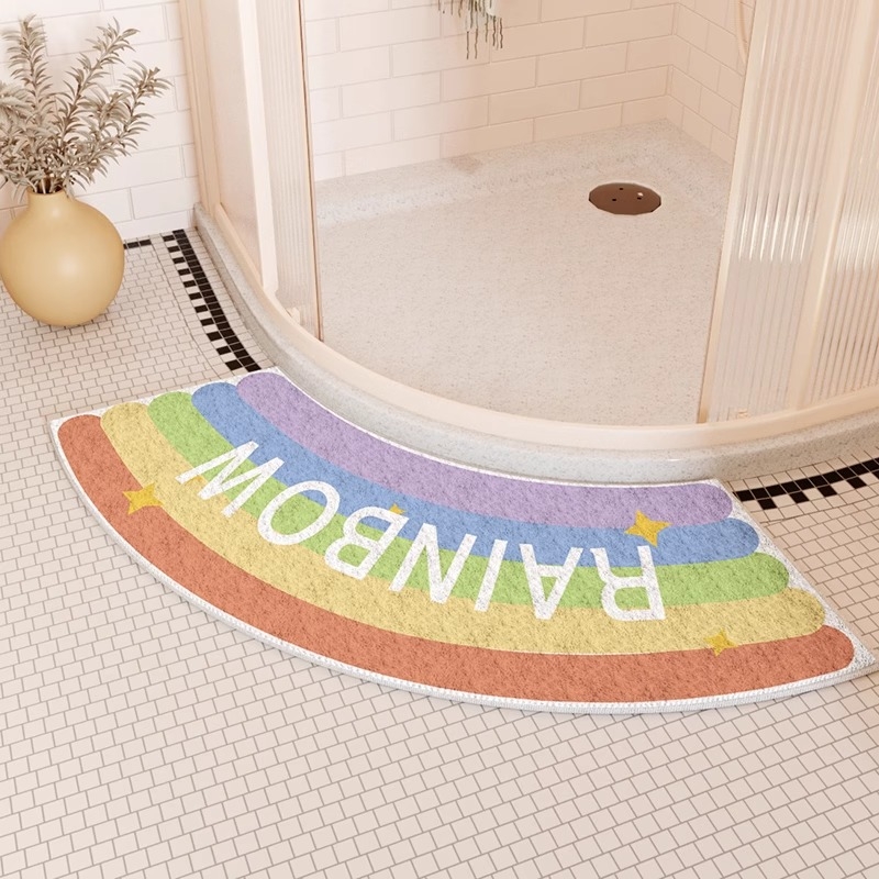 Išlenktas vonios kambario kilimėlis, neslystantis, stipriai sugeriantis kilimas, dušo kambarys, vėduoklės formos, pusapvalis, diatomų purvas, greitai džiūstantis pėdų kilimėlis