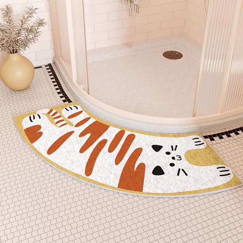 Išlenktas vonios kambario kilimėlis, neslystantis, stipriai sugeriantis kilimas, dušo kambarys, vėduoklės formos, pusapvalis, diatomų purvas, greitai džiūstantis pėdų kilimėlis