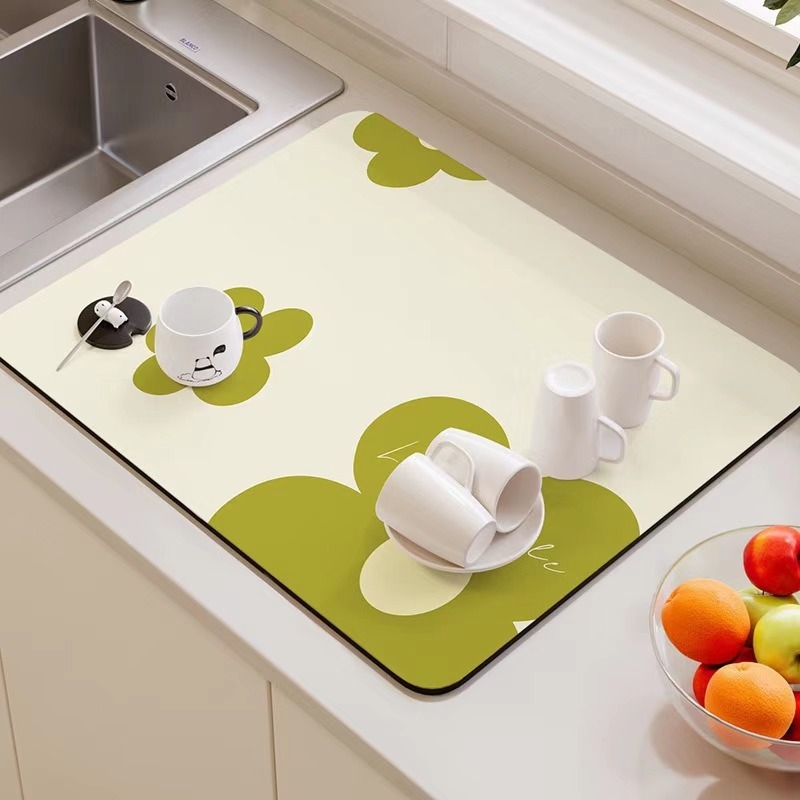 Atsitiktinis grynos spalvos diatomų purvo drenažo kilimėlis, indų džiovinimo kilimėlis, valgomojo stalo reikmenys, izoliuotas, aukštai temperatūrai atsparus kilimėlis, arbatos puodelio sugeriamasis kilimėlis