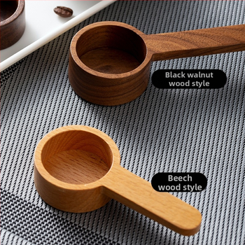 Juodojo riešuto kavos matavimo šaukštas, medžio masyvo matavimo šaukštas, gramas, keli šaukštai, kavos miltelių, pieno miltelių, gramas, svoris, kiekybinis šaukštas, gramas, matavimo šaukštas