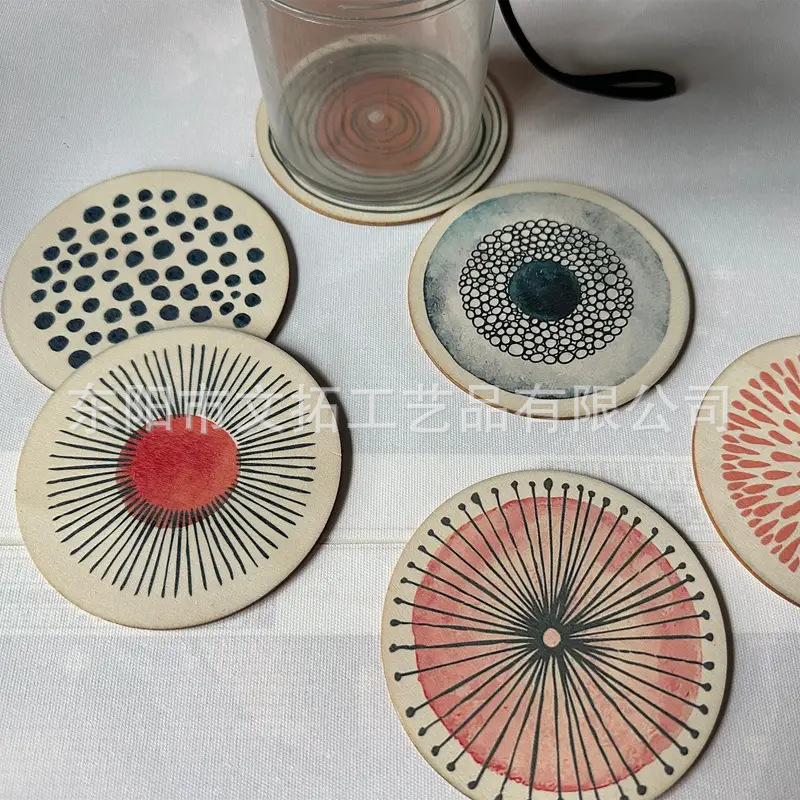 Комплект от 6 подложки за чаши с плодови мотиви, термоустойчиви, неплъзгащи се и декоративни, подходящи за домашен офис.