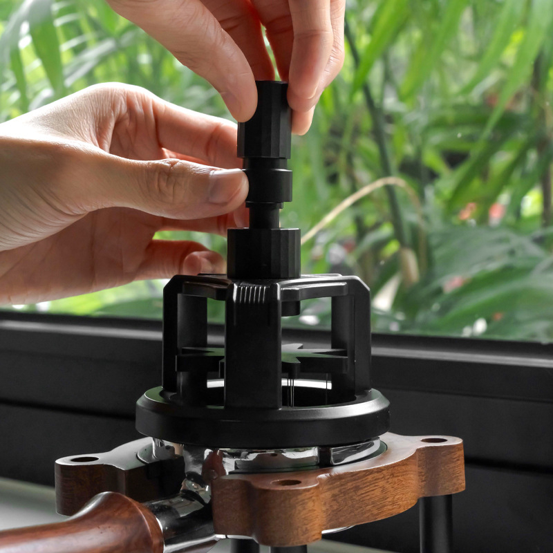 Kohvinõela tüüpi riidest pulbrimasin 51/53/58mm pöörlev küpsetuspulbri nõel Itaalia kohvi segamispulbri nõel