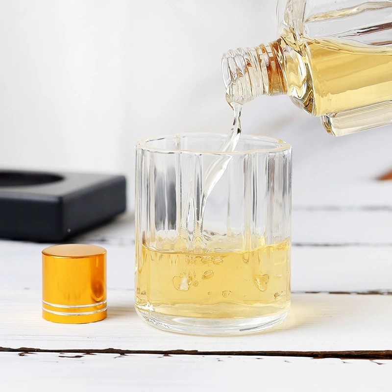 Gamintojai tiekia borosilikatinio stiklo pistoleto alkoholio butelius, raudonojo vyno butelių dekanterio kūrybinius vyno butelius