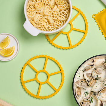 Pārrobežu Ziemeļvalstu stila riteņu tipa silikona siltumizolācijas paklājiņš mājsaimniecības virtuvei, augstas temperatūras izturīgs ēdamgalda šķīvju paklājiņš, pretslīdes paklājiņš, sabiezināts