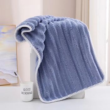 Saldainių banguotų rankšluosčių rinkinys, minkštas ir gerai sugeriantis, paprastas buitinis, koralų aksomas, trijų dalių rinkinys, sausų plaukų kepurė, vonios rankšluostis