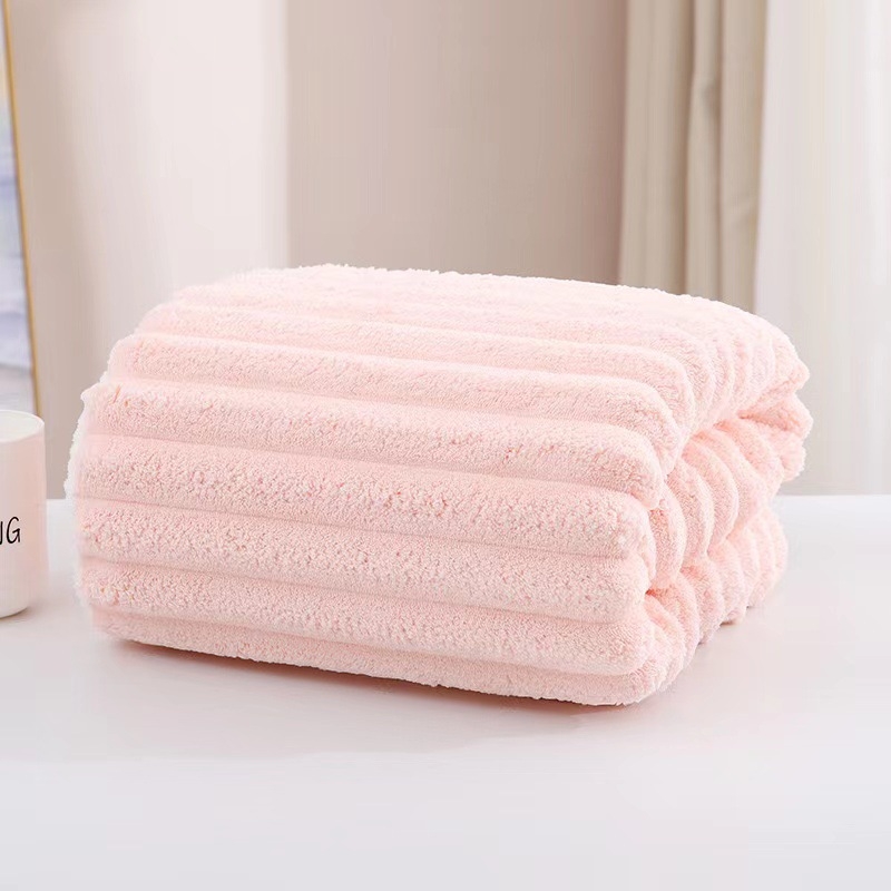 Saldainių banguotų rankšluosčių rinkinys, minkštas ir gerai sugeriantis, paprastas buitinis, koralų aksomas, trijų dalių rinkinys, sausų plaukų kepurė, vonios rankšluostis