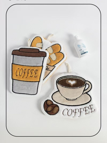 Nosinaitė, rankšluostis, pakabinamas virtuvės šviestuvas, prabangus tualetas, vaikiškas sugeriantis rankšluostis, drėgnas ir sausas