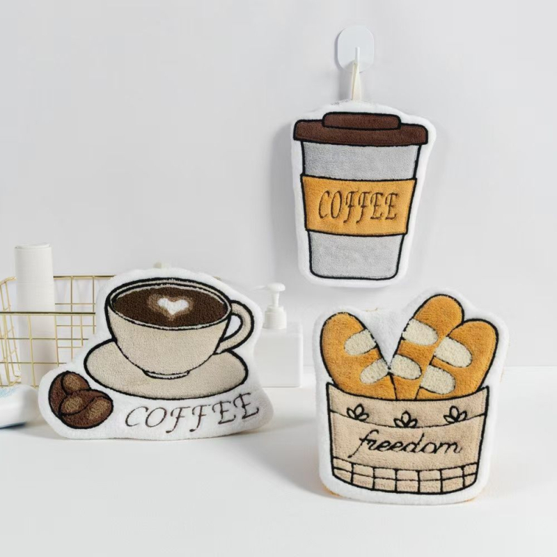 Nosinaitė, rankšluostis, pakabinamas virtuvės šviestuvas, prabangus tualetas, vaikiškas sugeriantis rankšluostis, drėgnas ir sausas