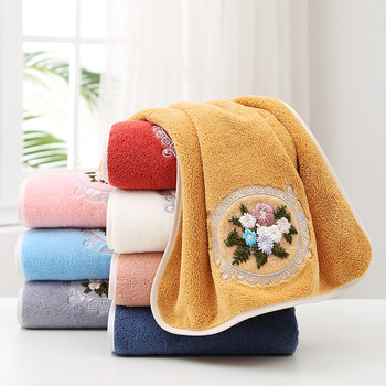 Lilledega tikandiga rätik lihtne pehme imav rätik tehase hulgimüük paar pehme mugav täiskasvanute näorätik