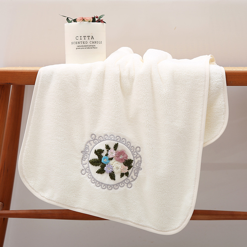 Lilledega tikandiga rätik lihtne pehme imav rätik tehase hulgimüük paar pehme mugav täiskasvanute näorätik