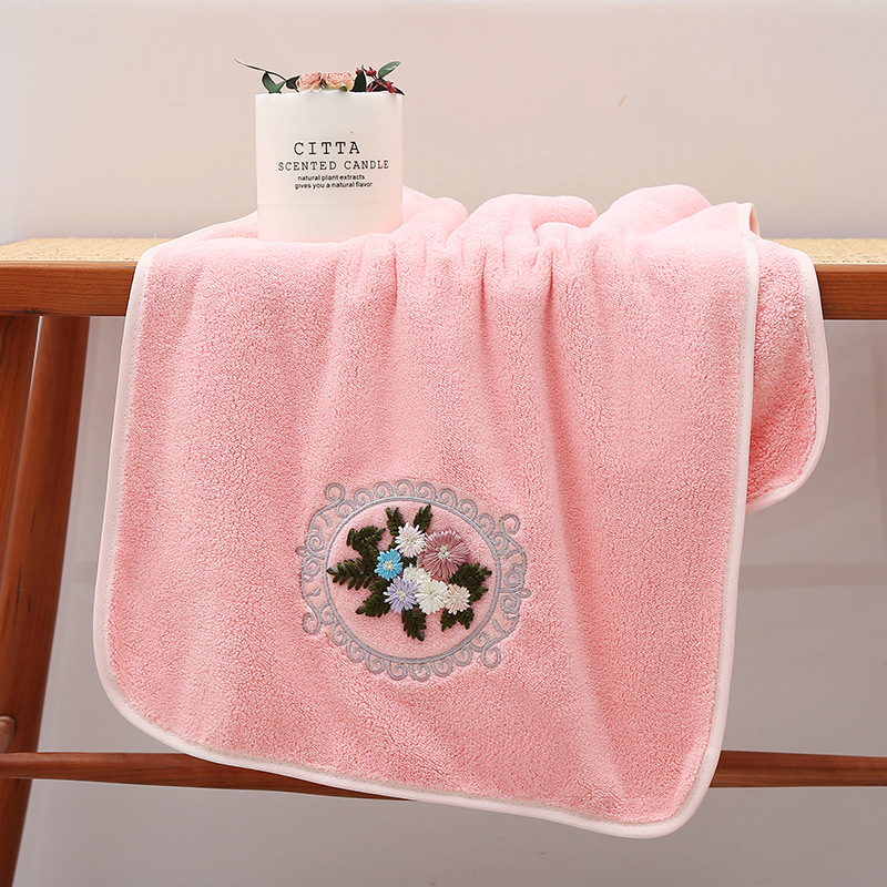 Lilledega tikandiga rätik lihtne pehme imav rätik tehase hulgimüük paar pehme mugav täiskasvanute näorätik