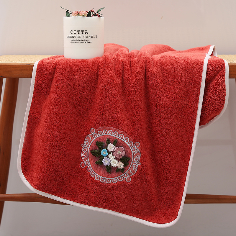 Lilledega tikandiga rätik lihtne pehme imav rätik tehase hulgimüük paar pehme mugav täiskasvanute näorätik