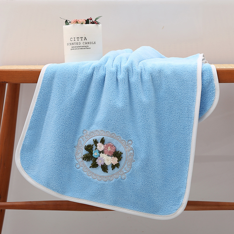 Lilledega tikandiga rätik lihtne pehme imav rätik tehase hulgimüük paar pehme mugav täiskasvanute näorätik