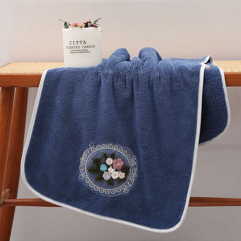 Lilledega tikandiga rätik lihtne pehme imav rätik tehase hulgimüük paar pehme mugav täiskasvanute näorätik