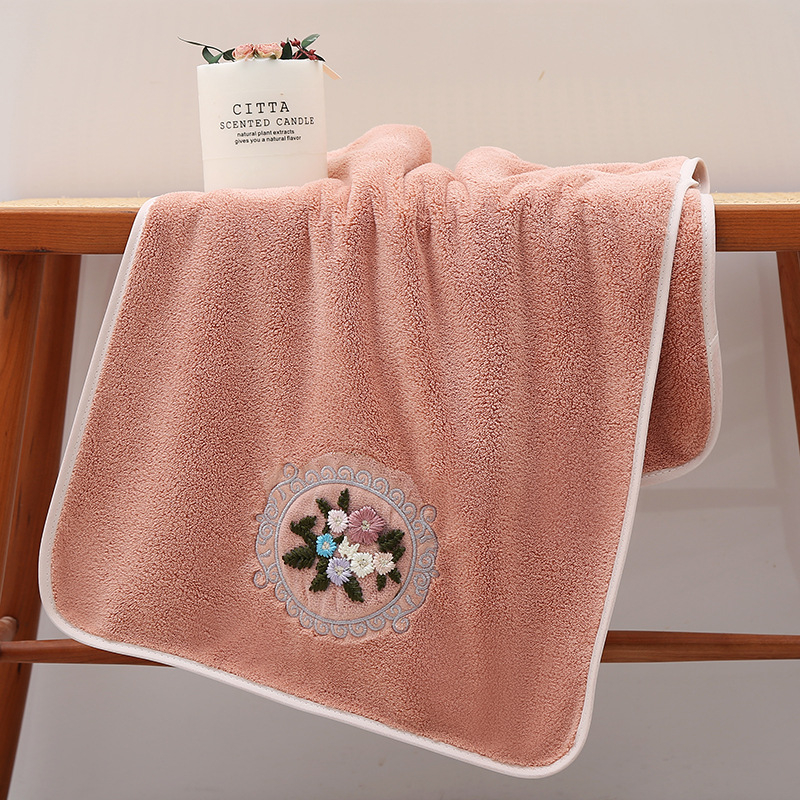 Lilledega tikandiga rätik lihtne pehme imav rätik tehase hulgimüük paar pehme mugav täiskasvanute näorätik