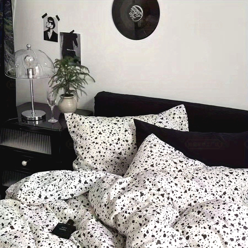 Korėjietiško stiliaus modernus paprastas keturių dalių patalynės komplektas, patobulintas nišinis antklodės užvalkalas, studentų bendrabučio trijų dalių komplektas