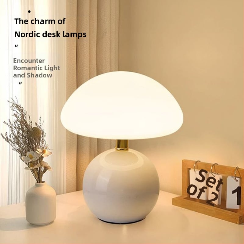 Sēņu galda lampa, krēmkrāsas, acu aizsardzība, guļamistabas naktslampiņa, vienkārša, moderna, silta, zēnu un meiteņu istabas atmosfēra, maza nakts
