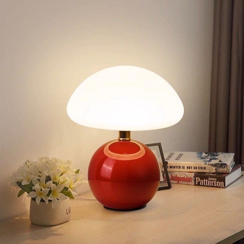 Grybų formos stalinė lempa, kreminio stiliaus, akių apsauga, miegamojo naktinė lempa, paprasta, moderni, šilta, berniukų ir mergaičių kambario atmosfera, maža nakties lempa