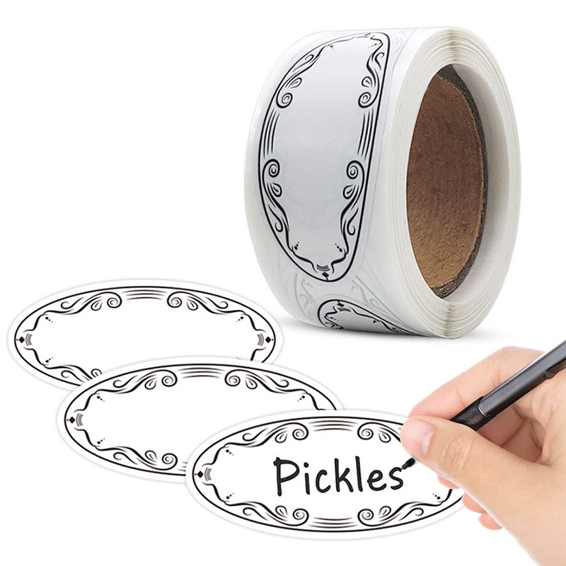 Rankraštiniai, tarpvalstybiniai, tirpių maisto butelių ir skardinių tuščio logotipo su ovaliu klasifikavimo lipduku sandėlyje