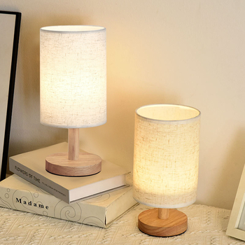 Rąstinė stalo lempa, paprasta skandinaviška dekoratyvinė audinio naktinė lempa, medžio masyvo, retro atmosfera, rankų darbo, „pasidaryk pats“, reljefinė naktinė lemputė
