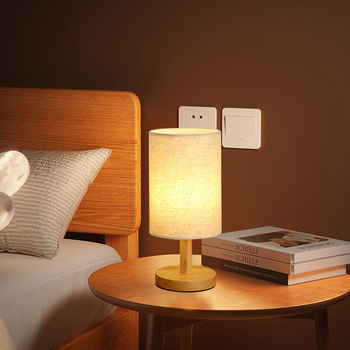 Rąstinė stalo lempa, paprasta skandinaviška dekoratyvinė audinio naktinė lempa, medžio masyvo, retro atmosfera, rankų darbo, „pasidaryk pats“, reljefinė naktinė lemputė