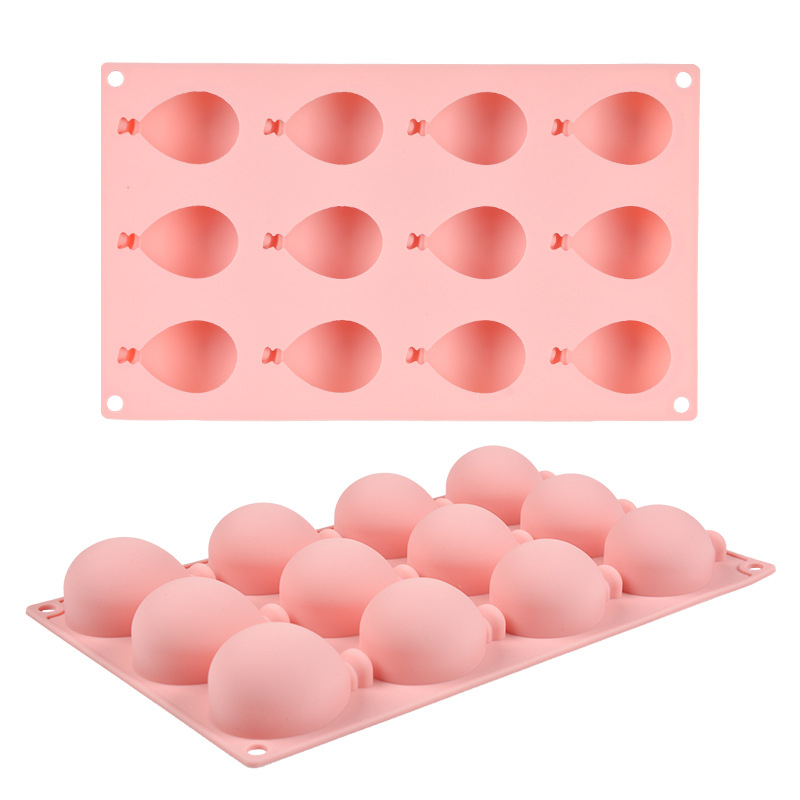 12 novih silikonskih kalupa za pečenje grickalica, ravnomjerne kvalitete, uvjereni smo da su otporni na visoke temperature i lako se čiste.