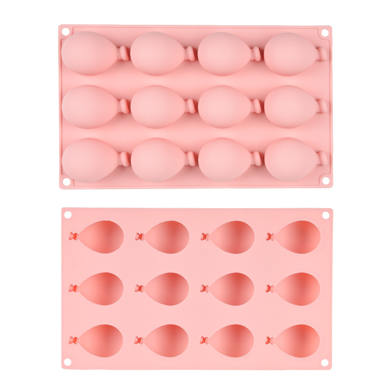 12 novih silikonskih kalupa za pečenje grickalica, ravnomjerne kvalitete, uvjereni smo da su otporni na visoke temperature i lako se čiste.