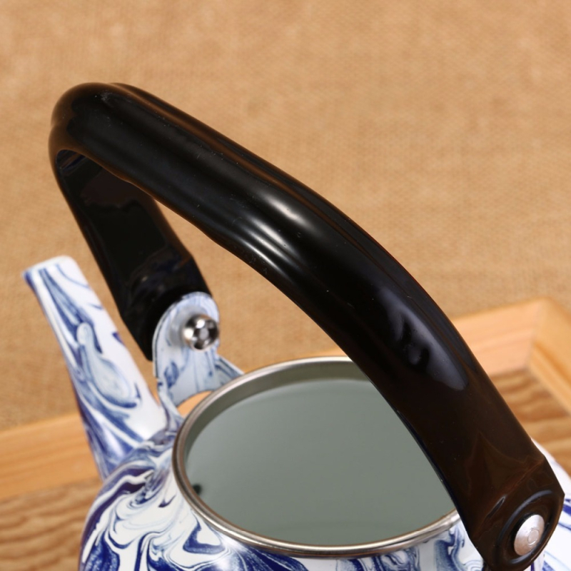 Laumžirgio emalio formos ledo gėlės senovinis varpelio formos puodas su emaliu ir juodu plieniniu rankena, rašalinis, baltas pikniko formos arbatinukas su atvira ugnimi