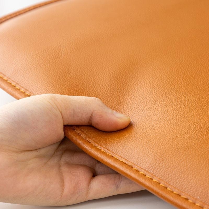 Veekindel ja mustuskindel nahast padi, rasvamatt, paksendatud söögilaua toolimatt, hobuserauakujuline libisemiskindel taburetimatt, kontorimatt, istuv istekoht