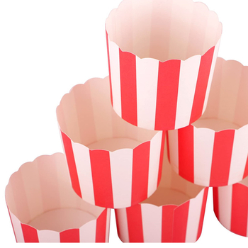 Vienkartiniai raudoni dryžuoti maži torto puodeliai gimtadienio vakarėliui, mini aliejui atsparūs popieriniai pirkėjams, kepimo pakuotės, „Mafen“ puodelis