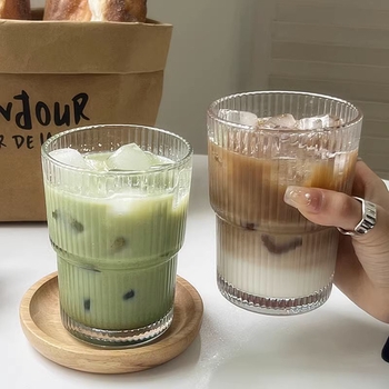 Korea stiilis vertikaalse triibuga klaasist tass, kõrge värviväärtusega paaridele mõeldud veetass, naiste internetikuulsuste õlekõrrega kohvitass majapidamiseks XF