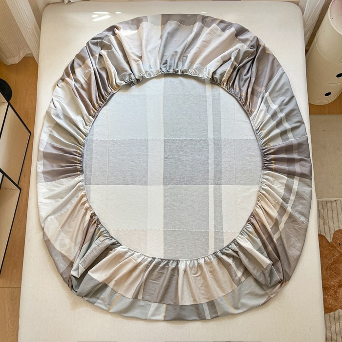 Šviežia 60 medvilnės keturių dalių medvilninė trijų dalių patalynė, nauja „Four Seasons“ didelio tankio paklodė su guma, skirta studentų bendrabučiui.