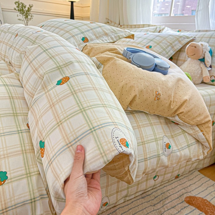 Šviežia 60 medvilnės keturių dalių medvilninė trijų dalių patalynė, nauja „Four Seasons“ didelio tankio paklodė su guma, skirta studentų bendrabučiui.