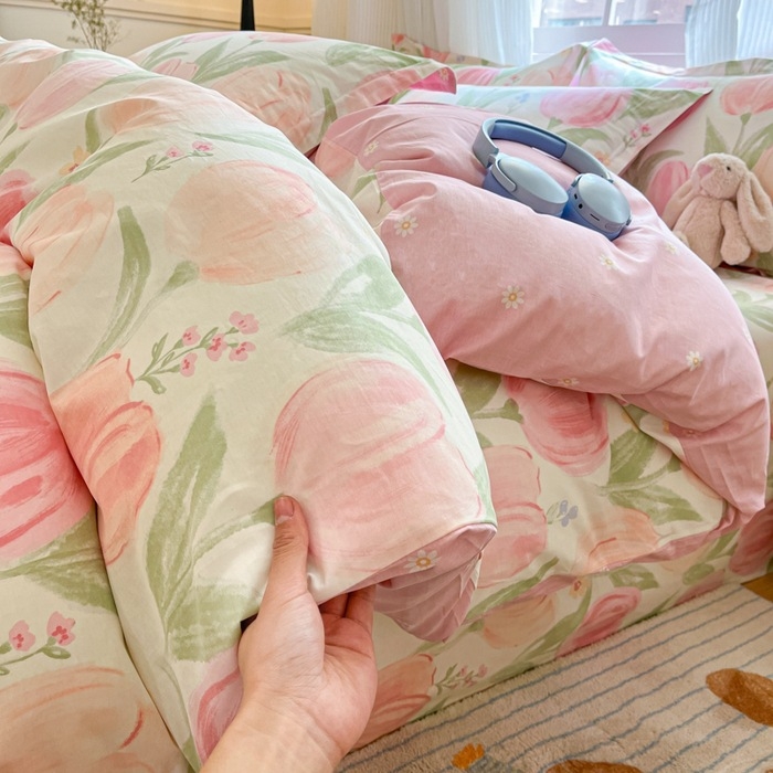 Šviežia 60 medvilnės keturių dalių medvilninė trijų dalių patalynė, nauja „Four Seasons“ didelio tankio paklodė su guma, skirta studentų bendrabučiui.