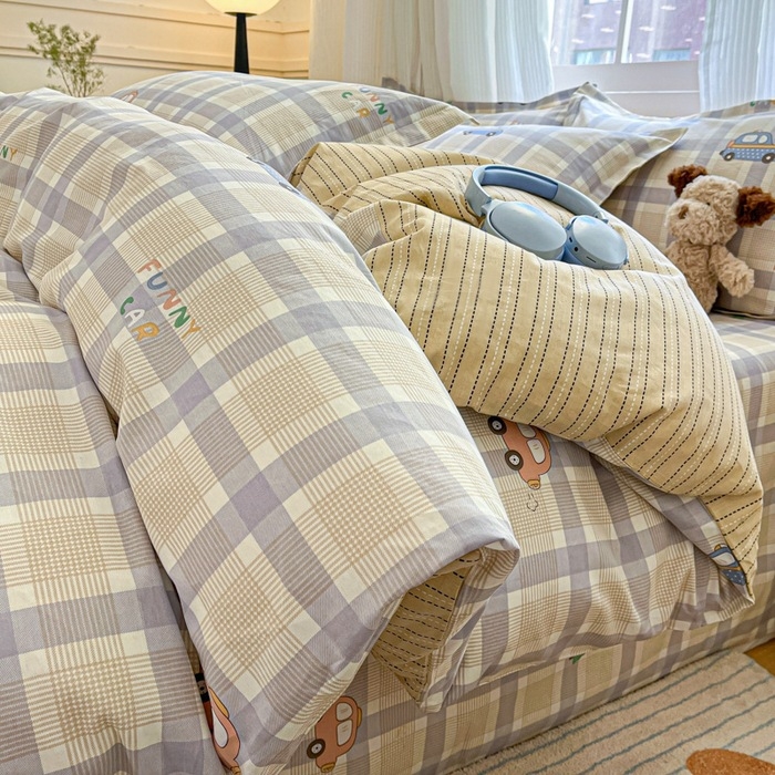 Šviežia 60 medvilnės keturių dalių medvilninė trijų dalių patalynė, nauja „Four Seasons“ didelio tankio paklodė su guma, skirta studentų bendrabučiui.