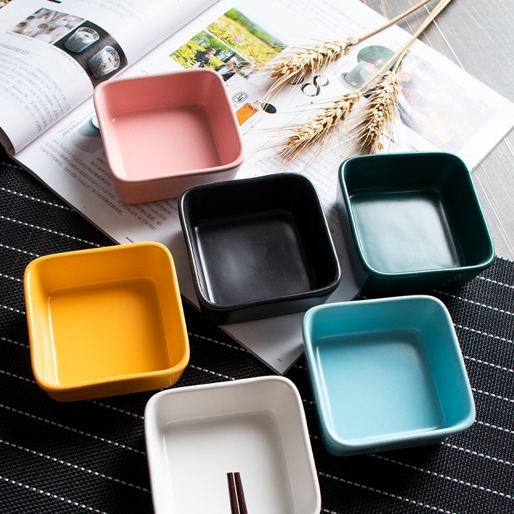 Japoniško bohemiško stiliaus etninio stiliaus rankomis dažyti po glazūra spalvoti užkandžių indai, kūrybiško rašto, interneto šventės padažo indas