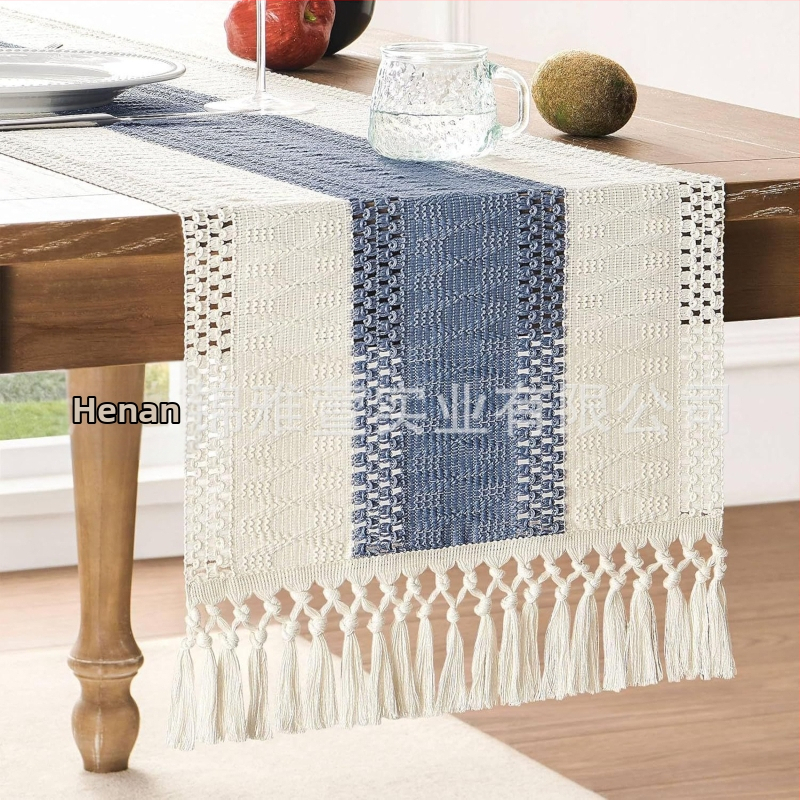 „Amazon“ stalo vėliavėlė, medvilnės ir lino juostelėmis, susiūta dviejų spalvų austais kutais, be pastoracinės kaimiškos staltiesės gamintojų tiekiama