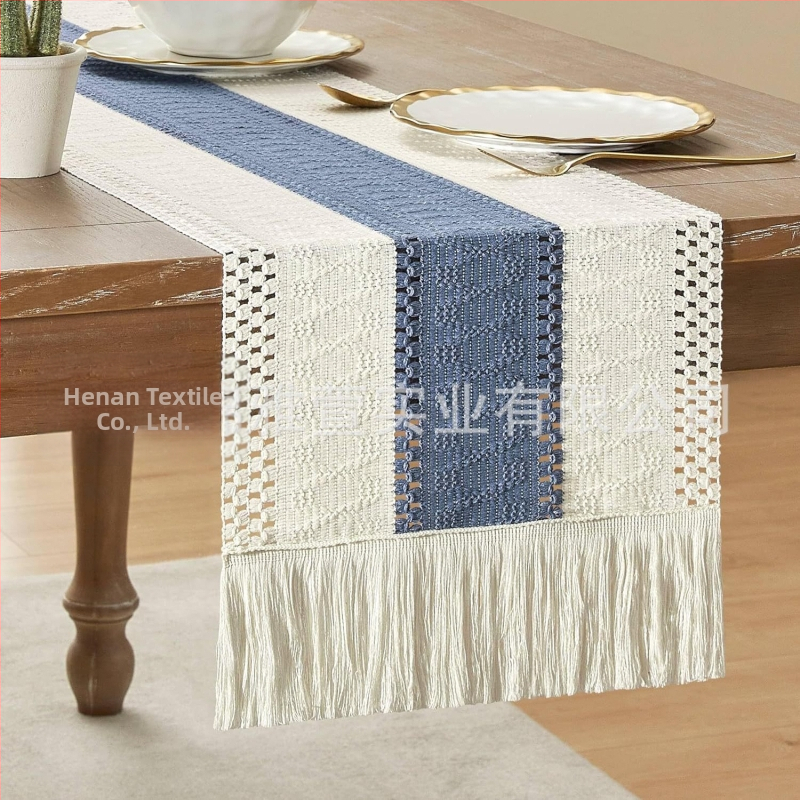 „Amazon“ stalo vėliavėlė, medvilnės ir lino juostelėmis, susiūta dviejų spalvų austais kutais, be pastoracinės kaimiškos staltiesės gamintojų tiekiama