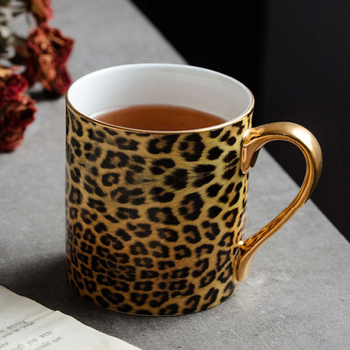 Moderna kreativna šalica od koštanog porculana s leopard uzorkom i žlicom s leopard uzorkom, personalizirana zlatna šalica, šalica za kavu, šalica za mlijeko, rođendanski poklon