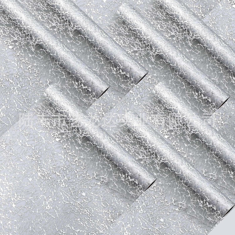 Iškraipytas tinklelio bronzinis kalėdinis vestuvių stalo takelis, gėlių pakavimas, „pasidaryk pats“ rankų darbo vakarienės pokylių dekoravimas