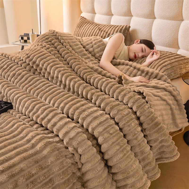 Rudens ir žiemos A klasės triušio pliušinis antklodė, sutirštinta šilta pieno aksominė pledėlė, tarpvalstybinė užsienio prekyba, gyvo flanšo antklodė